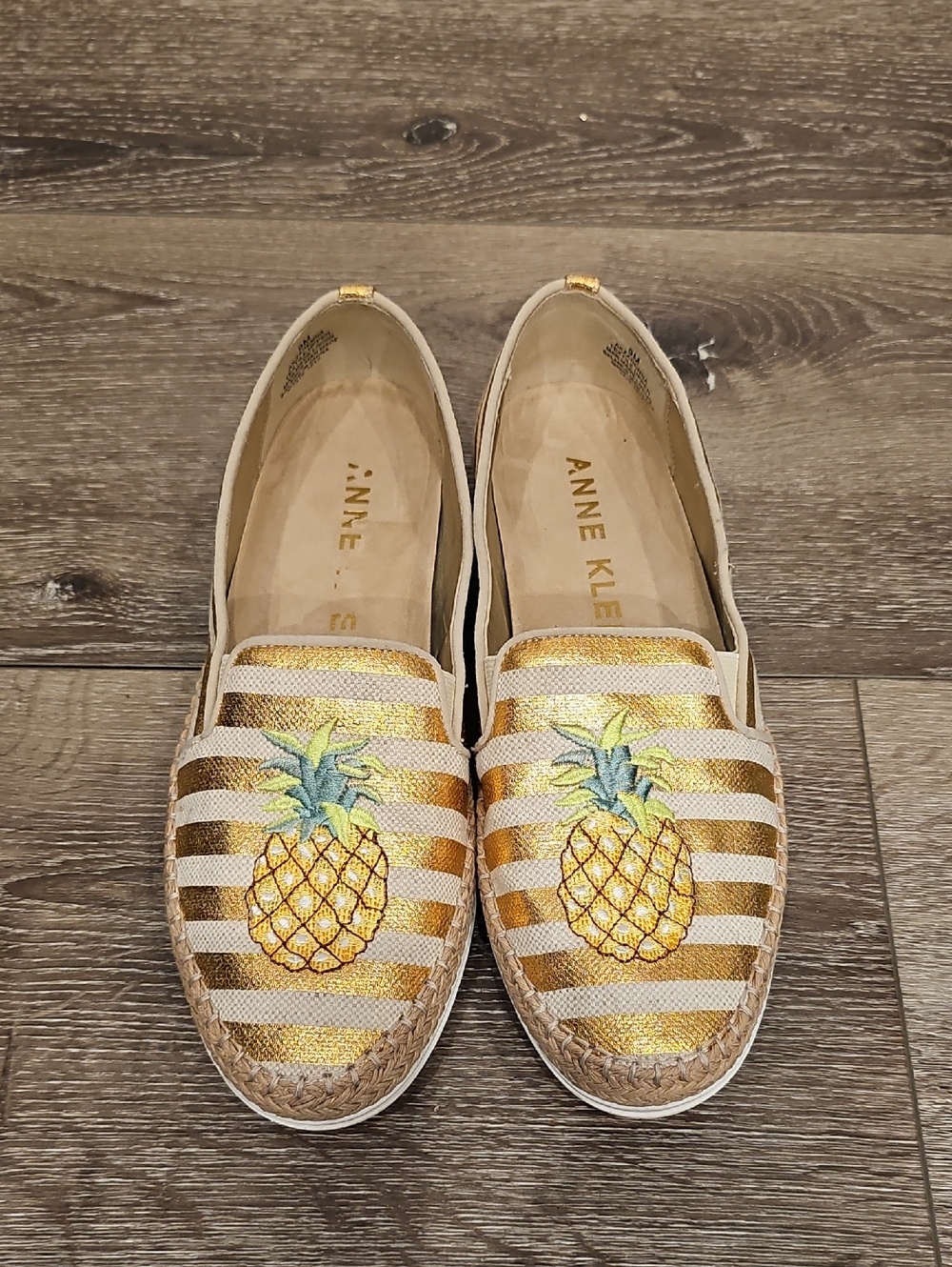 [Like NEW] Anne Klein Pineapple-Embroidered Espadrilles Flats Slip-Ons 💕So Cute